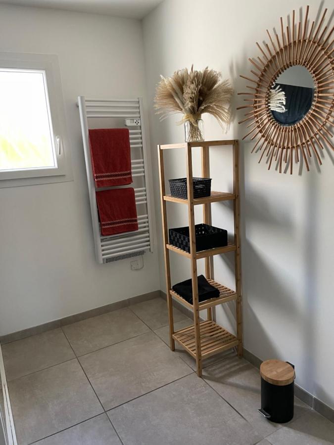 Chambre Avec Salle De Bain Privee Dans Villa Avec Garage Маноск Екстериор снимка